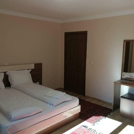 Слънчевата Къща Hotel Kovaceviţa Exterior foto