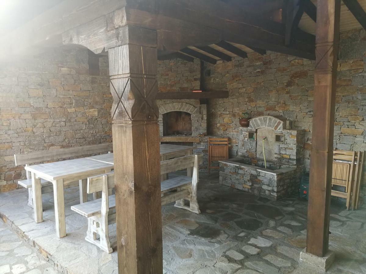 Слънчевата Къща Hotel Kovaceviţa Exterior foto