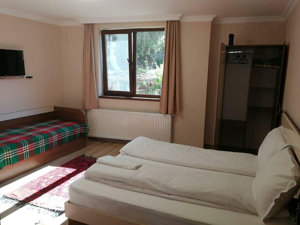 Слънчевата Къща Hotel Kovaceviţa Exterior foto