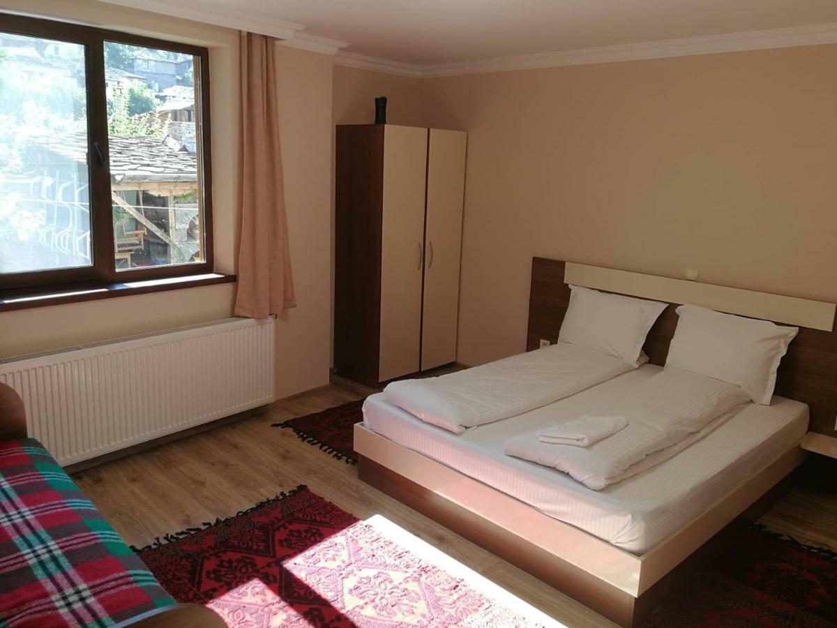 Слънчевата Къща Hotel Kovaceviţa Exterior foto